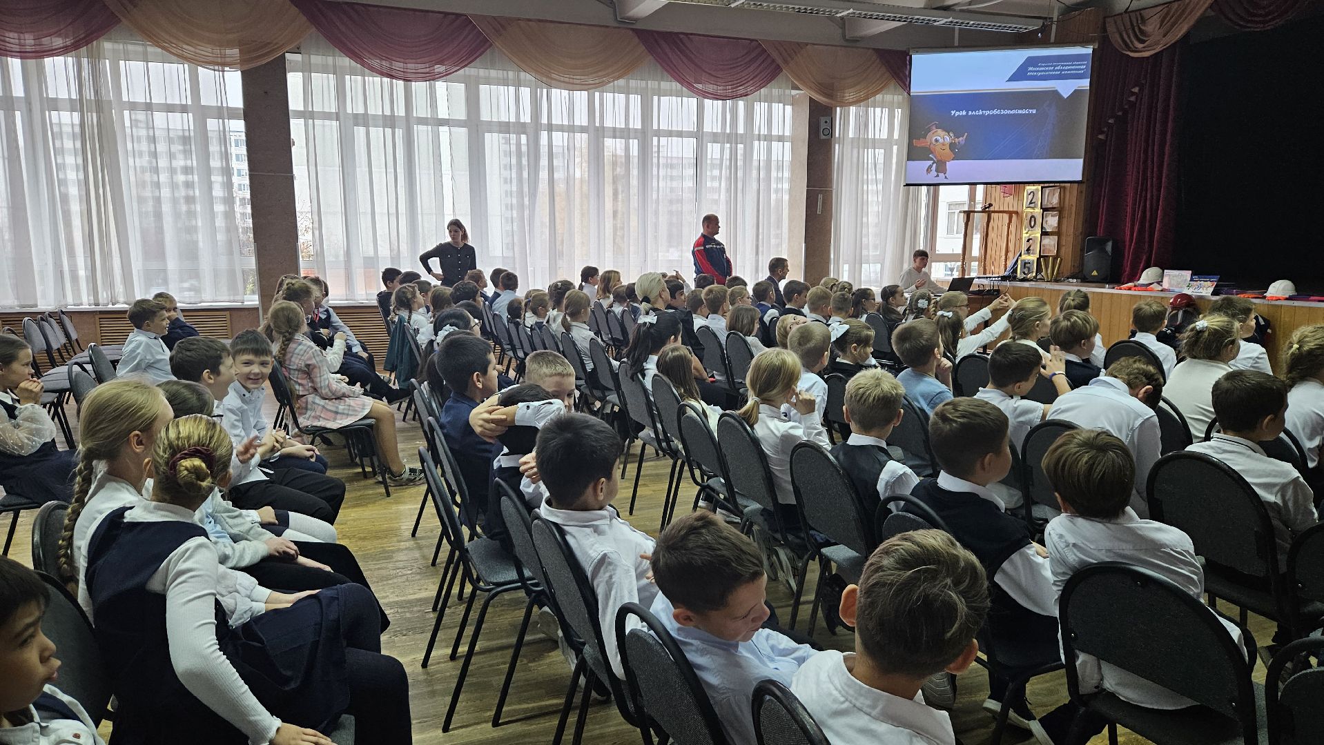 долгопрудный, дети,  россети, россети московский регион,гимназия 13, гимназия 13 в долгопрудном, школьники,