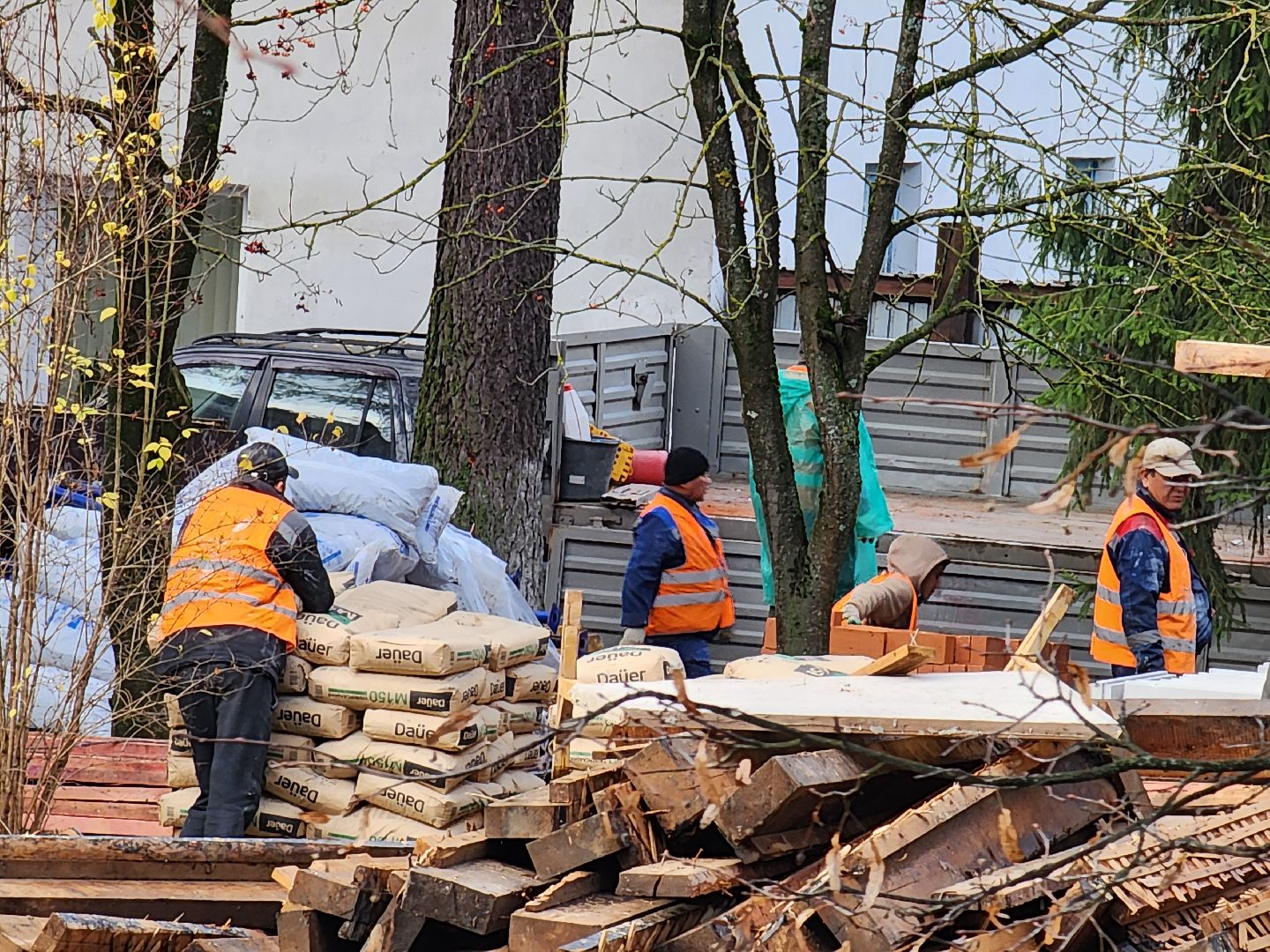 чехов, улица чехова 27, центр детского творчества, капитальный ремонт, реконструкция, обновление, замена кровельного покрытия, капремонт кровли, двускатная крыша, гидроизоляция,  теплоизоляция, фасадные работы, утепление фасада, новые строительные материалы,госпрограмма московской области,