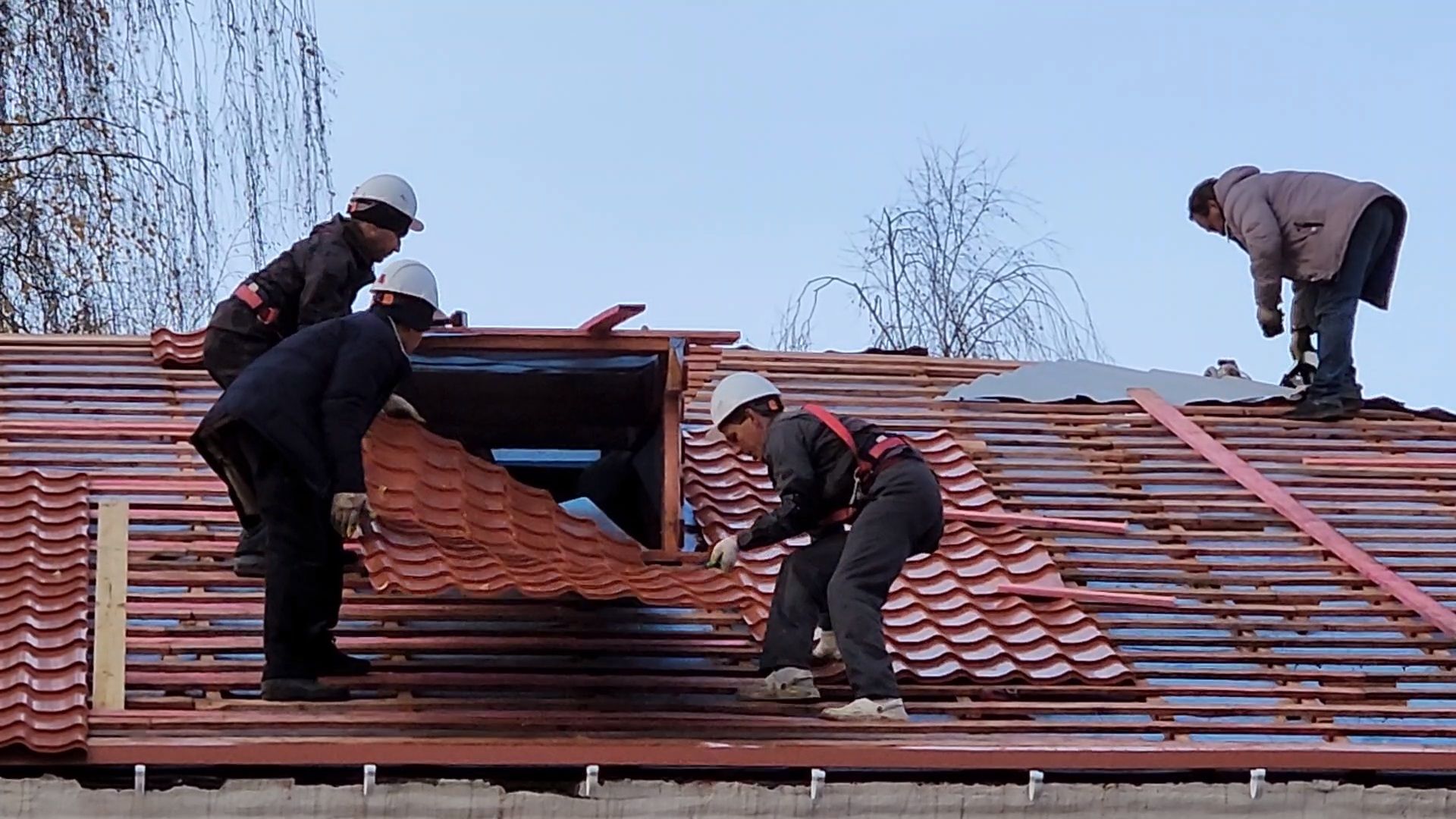 чехов, улица чехова 27, центр детского творчества, капитальный ремонт, реконструкция, обновление, замена кровельного покрытия, капремонт кровли, двускатная крыша, гидроизоляция,  теплоизоляция, фасадные работы, утепление фасада, новые строительные материалы,госпрограмма московской области,