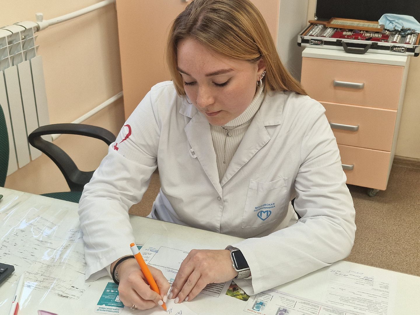 воскресенская больница,  врач-стажер,