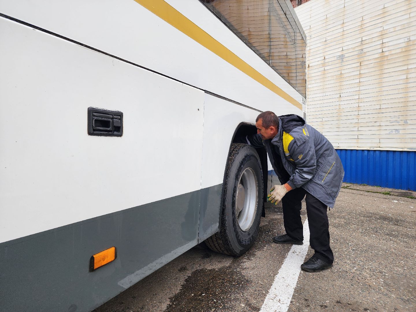 чехов, мострансавто, производственная база чехов, мойка для автобусов, автомойка, автоматическая мойка, очистка транспорта, техническое обслуживание, текущий ремонт, подготовка к рейсам, автопарк, маршруты, технический персонал, директор пб чехов, алексей коркин,вакансии, трудоустройство,
