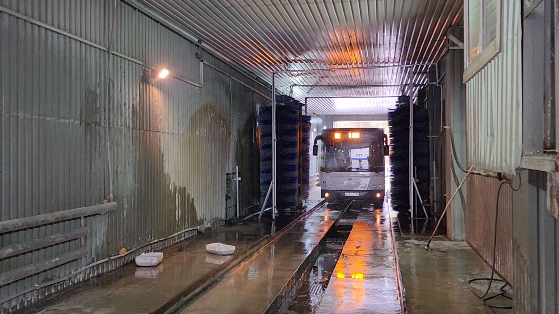 чехов, мострансавто, производственная база чехов, мойка для автобусов, автомойка, автоматическая мойка, очистка транспорта, техническое обслуживание, текущий ремонт, подготовка к рейсам, автопарк, маршруты, технический персонал, директор пб чехов, алексей коркин,вакансии, трудоустройство,