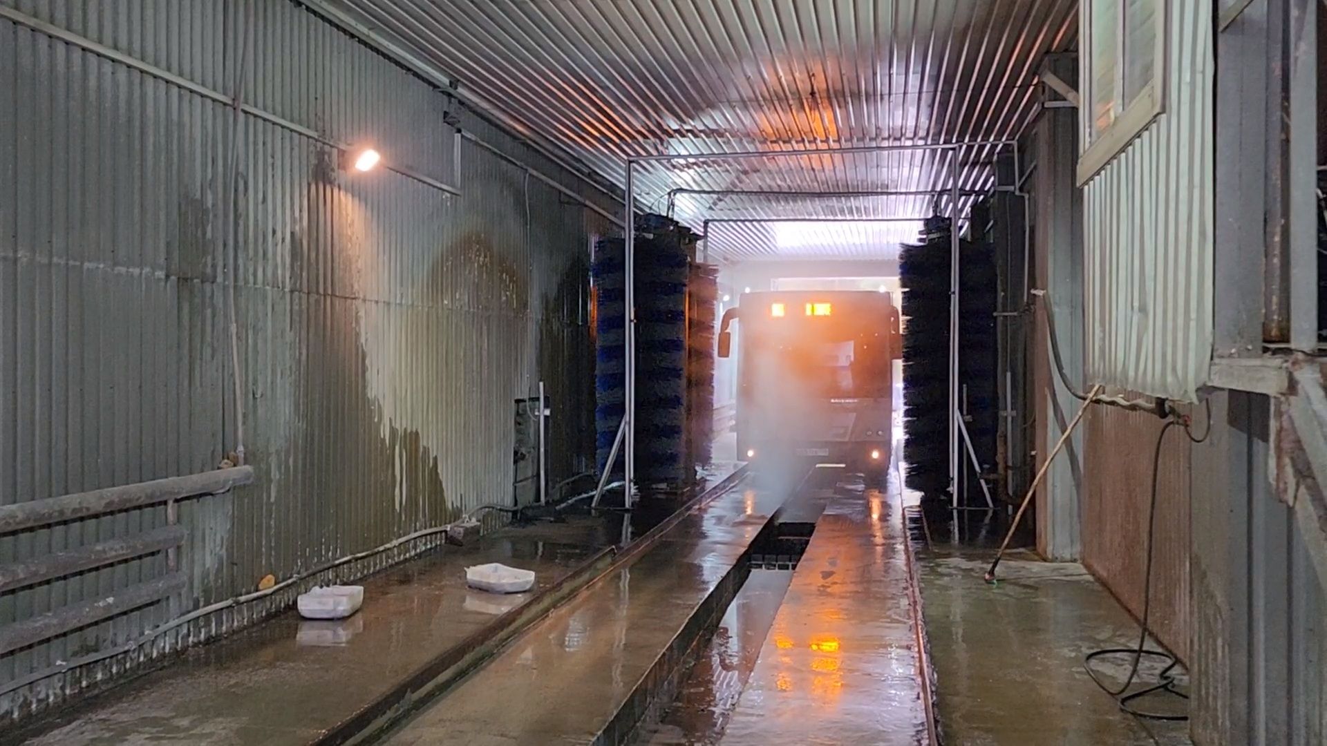 чехов, мострансавто, производственная база чехов, мойка для автобусов, автомойка, автоматическая мойка, очистка транспорта, техническое обслуживание, текущий ремонт, подготовка к рейсам, автопарк, маршруты, технический персонал, директор пб чехов, алексей коркин,вакансии, трудоустройство,