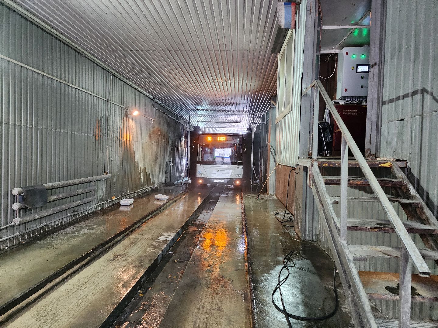 чехов, мострансавто, производственная база чехов, мойка для автобусов, автомойка, автоматическая мойка, очистка транспорта, техническое обслуживание, текущий ремонт, подготовка к рейсам, автопарк, маршруты, технический персонал, директор пб чехов, алексей коркин,вакансии, трудоустройство,