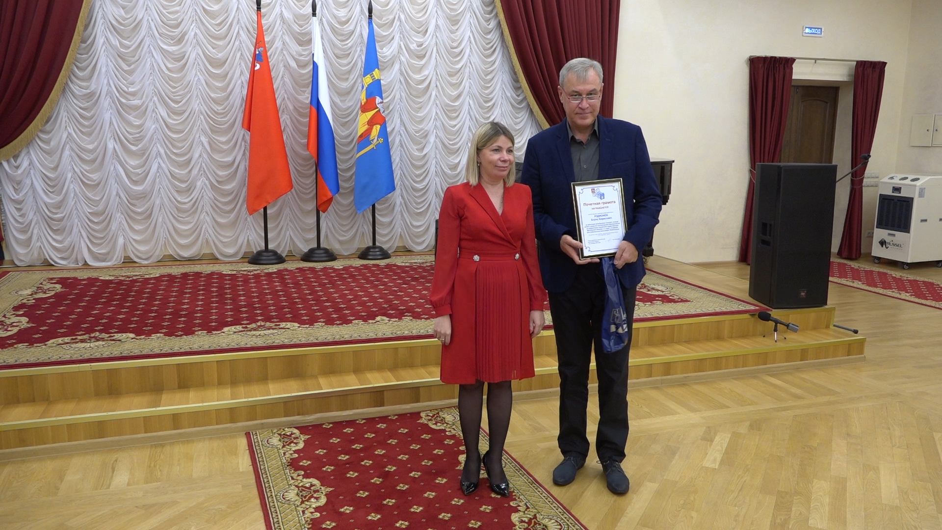 день добровольца, волонтеры, маскировочные сети, помощь сво, власиха волонтеры,