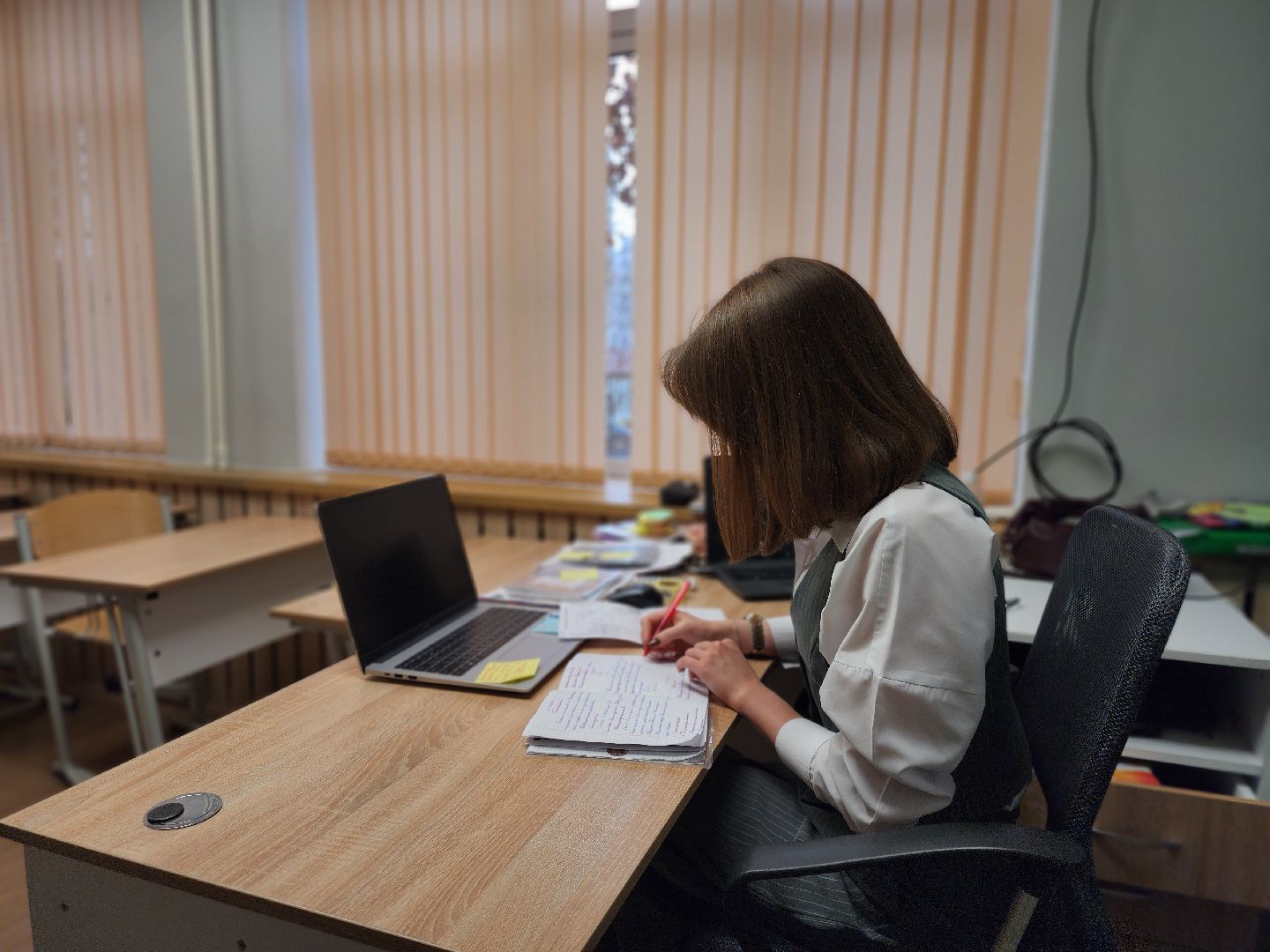 Черноголовка, Образование, Новый учитель,