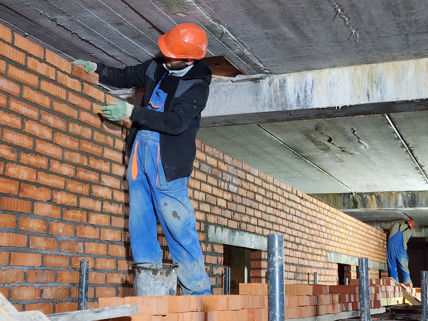 чехов, поселок мещерское, психиатрическая больница, новый корпус, строительство, реконструкция,каменная кладка, внутренние перегородки, кирпичная кладка, перегородки из кирпичей, зонирование, внутренняя отделка помещений, остекление здания, фасадные работы, инженерные сети, нацпроект здравоохранение, госпрограмма московской области,