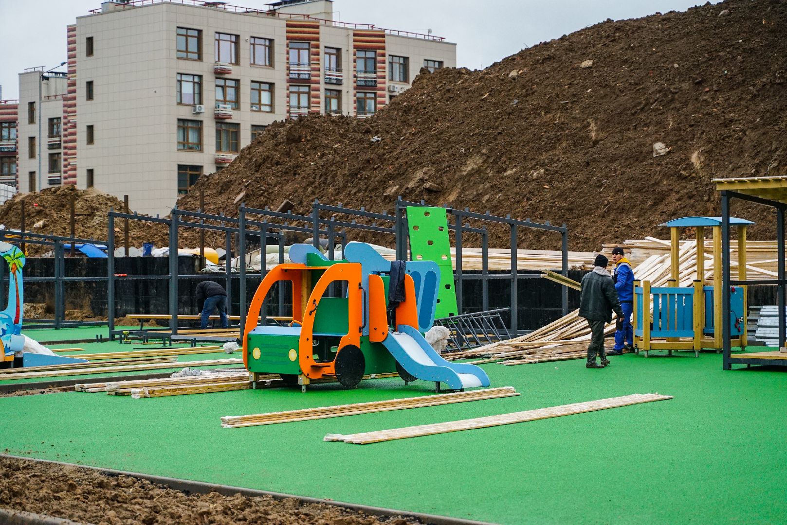 стройка, детсад, школа,