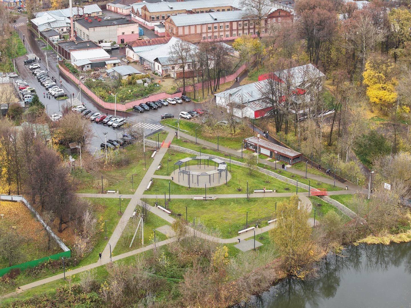 видео с коптера, пешеходная зона в щелкове, молодежная набережная щелково,