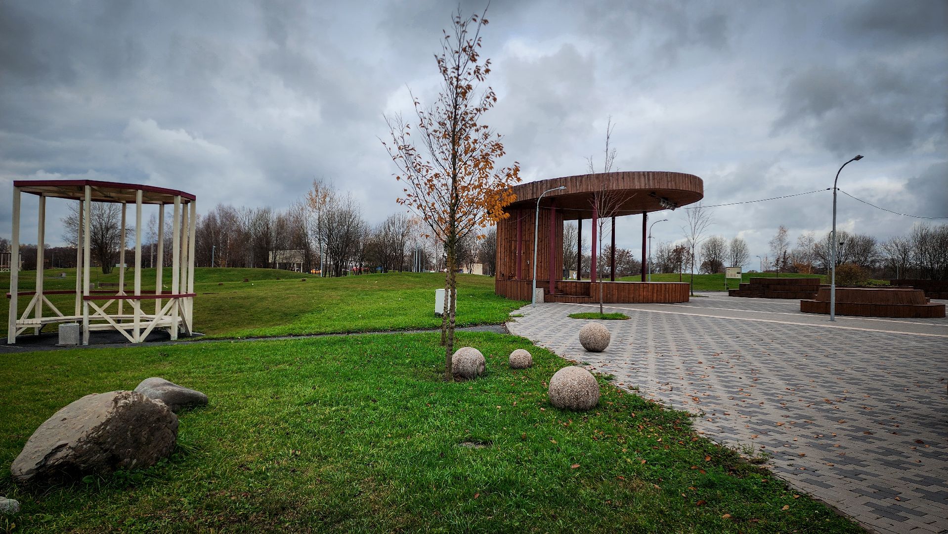 бронницы, парк бронницкий луг, выходные в парке, день народного единства в парке,