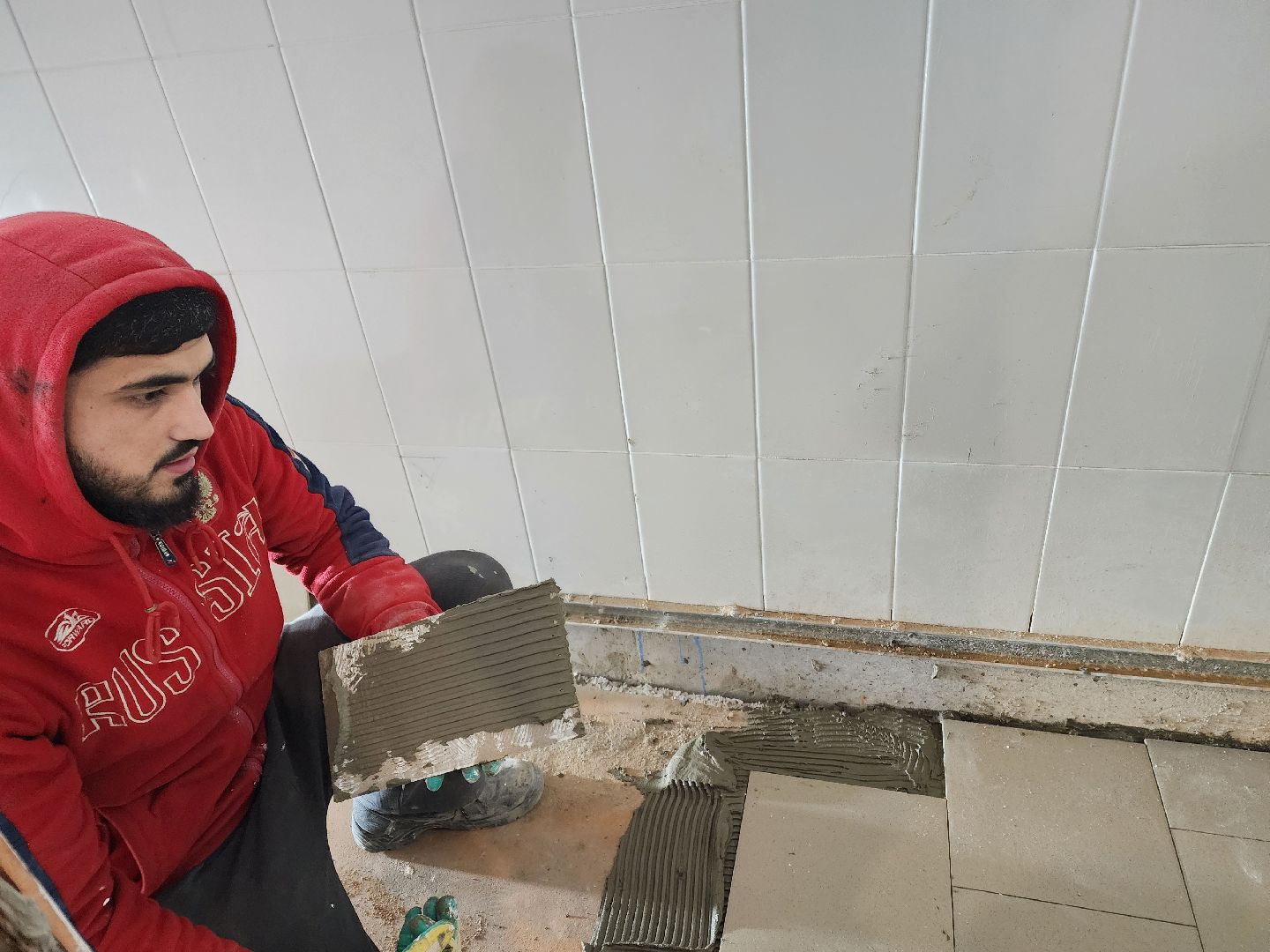 чехов, улица мира 4а, детская поликлиника, строительство, внутренняя отделка помещений, укладка керамической плитки, штукатурка, фасадные работы, остекление, монтаж подоконников, инженерные сети, госпрограмма московской области, комиссия, проверка, заместитель главы округа александр ротнов, главврач чеховской больницы, андрей попов,