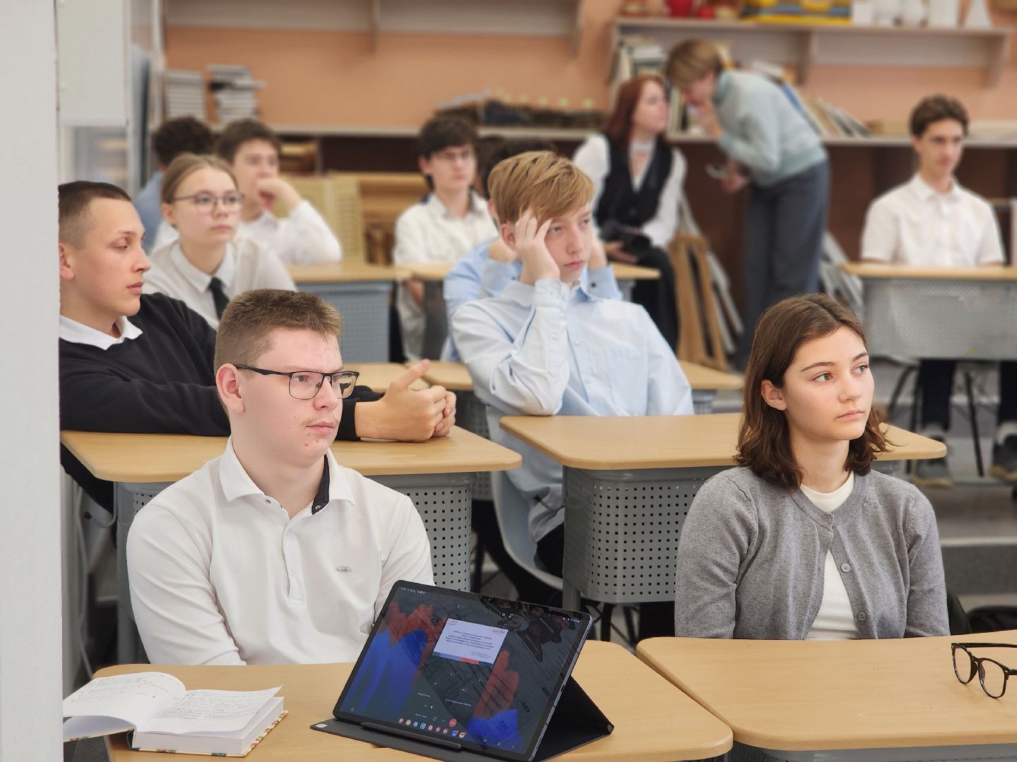 дубна, лицей кадышевского, профориентационный урок, билет в будущее,