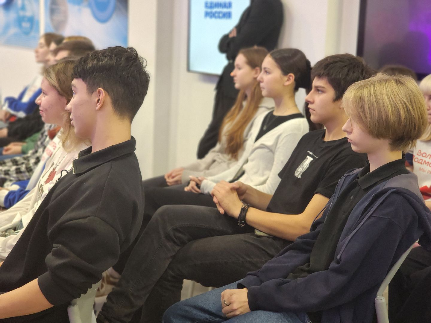 королёв, волонтеры подмосковья, награждение волонтеров в королеве, молоджный центр космос, мария масик,  центральный городской парк в королеве ,