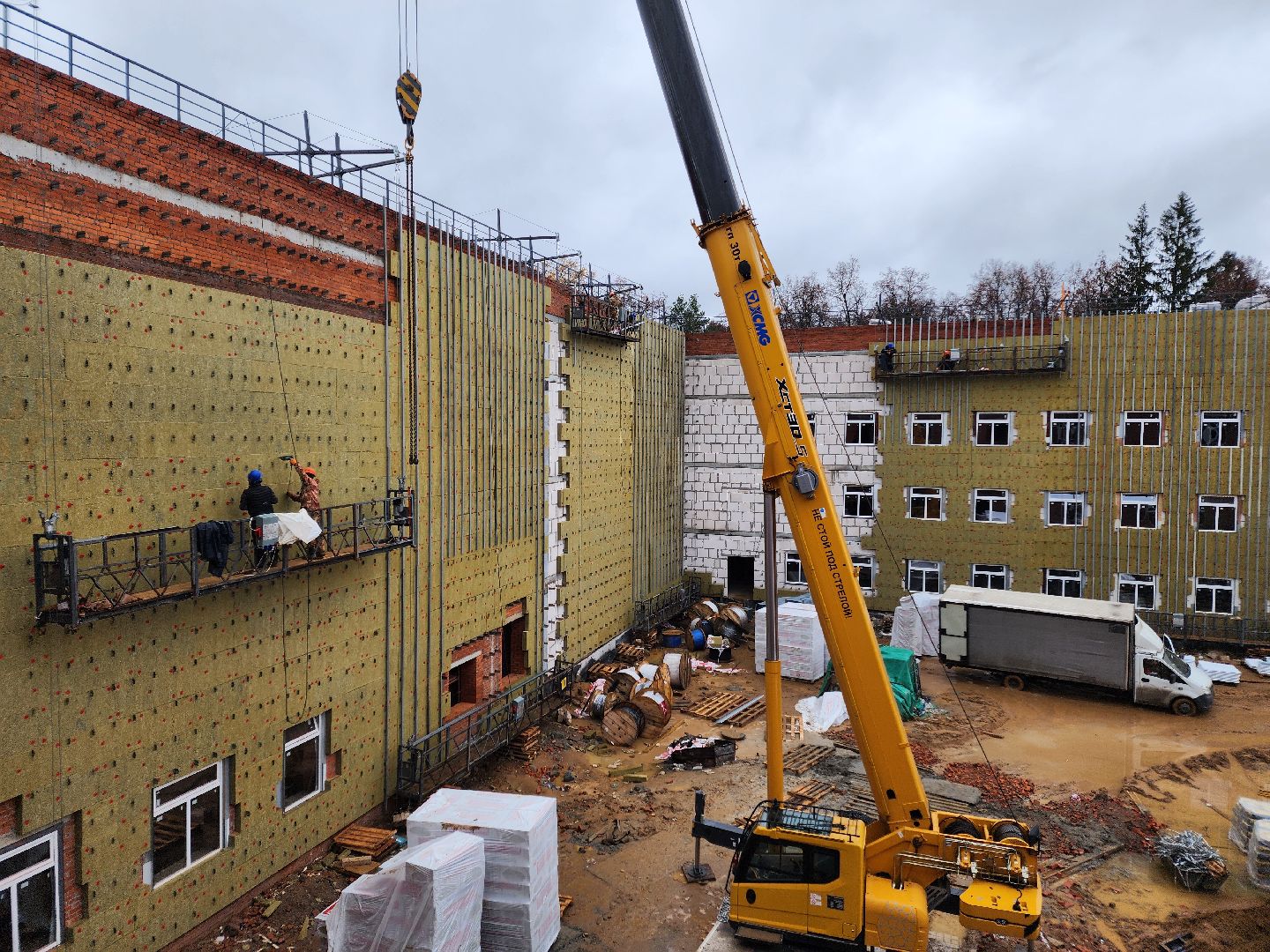 чехов, поселок мещерское, психиатрическая больница, новый лечебный корпус, строительство, реконструкция, фасадные работы, утепление фасада, гидроизоляция, вентилируемый фасад, внутренняя отделка помещений, остекление, возведение перегородок, инженерные сети, нацпроект здравоохранение, госпрограмма московской области,