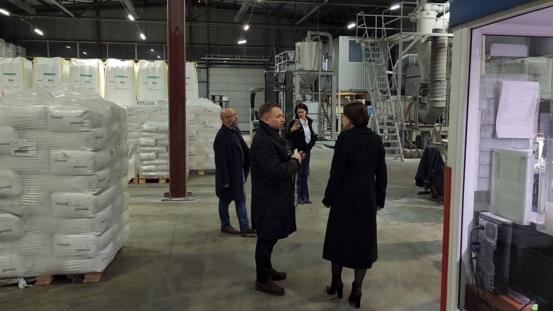 чехов, село новоселки, компания полимер компаунд, производство полимерных смесей, уплотнители, шланги, кабели, расширение производства, новые рабочие места, учебный центр, новые виды продукции, меры поддержки, земельный участок, земля без торгов,  постановление губернатора подмосковья,  заместитель главы округа наталья маминова, управление промышленности инвестиций и предпринимательства, екатерина зыкова, генеральный директор алексей чижмаков, субсидии,