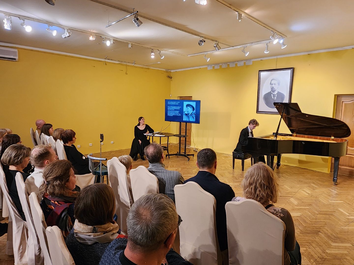 чехов, село мелихово, музей-заповедник мелихово, акция ночь в музее, музыка, концерт, живопись, скульптура, мастер-классы, экскурсии,всероссийская акция, лекции, рисунки чехова, чехов и музыка,скрипач георгий ибатулин,пианист егор сидоров, художник антон чубаков,скульптор елена милейко,