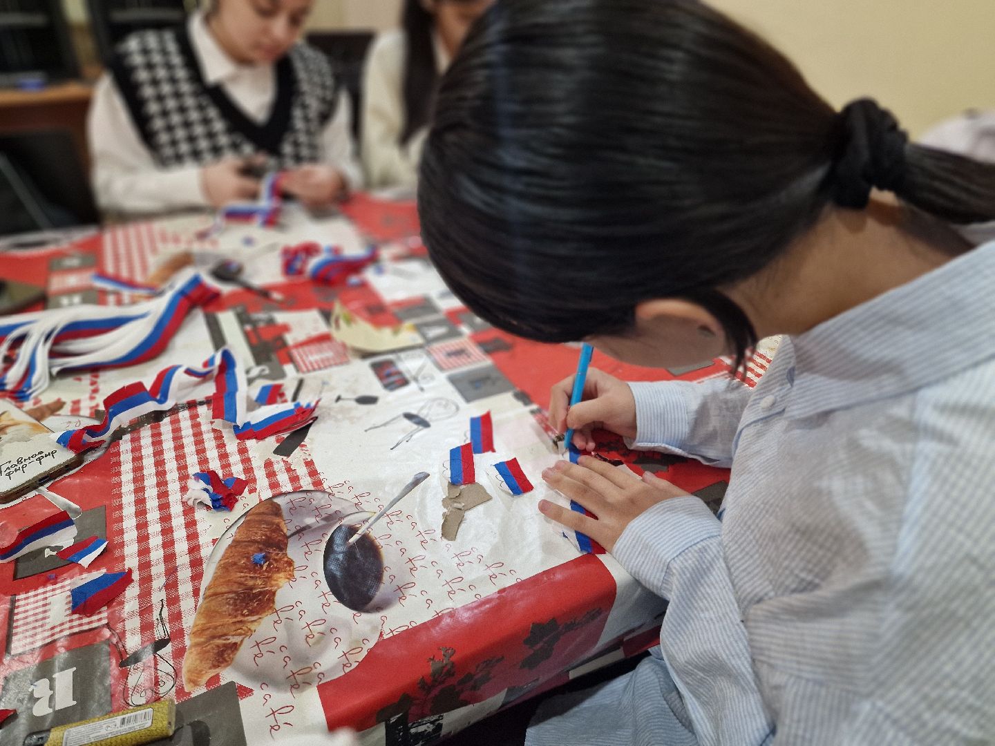 школьники Балашихи изготовили необычные обереги для бойцов СВО , фонд защита балашиха,