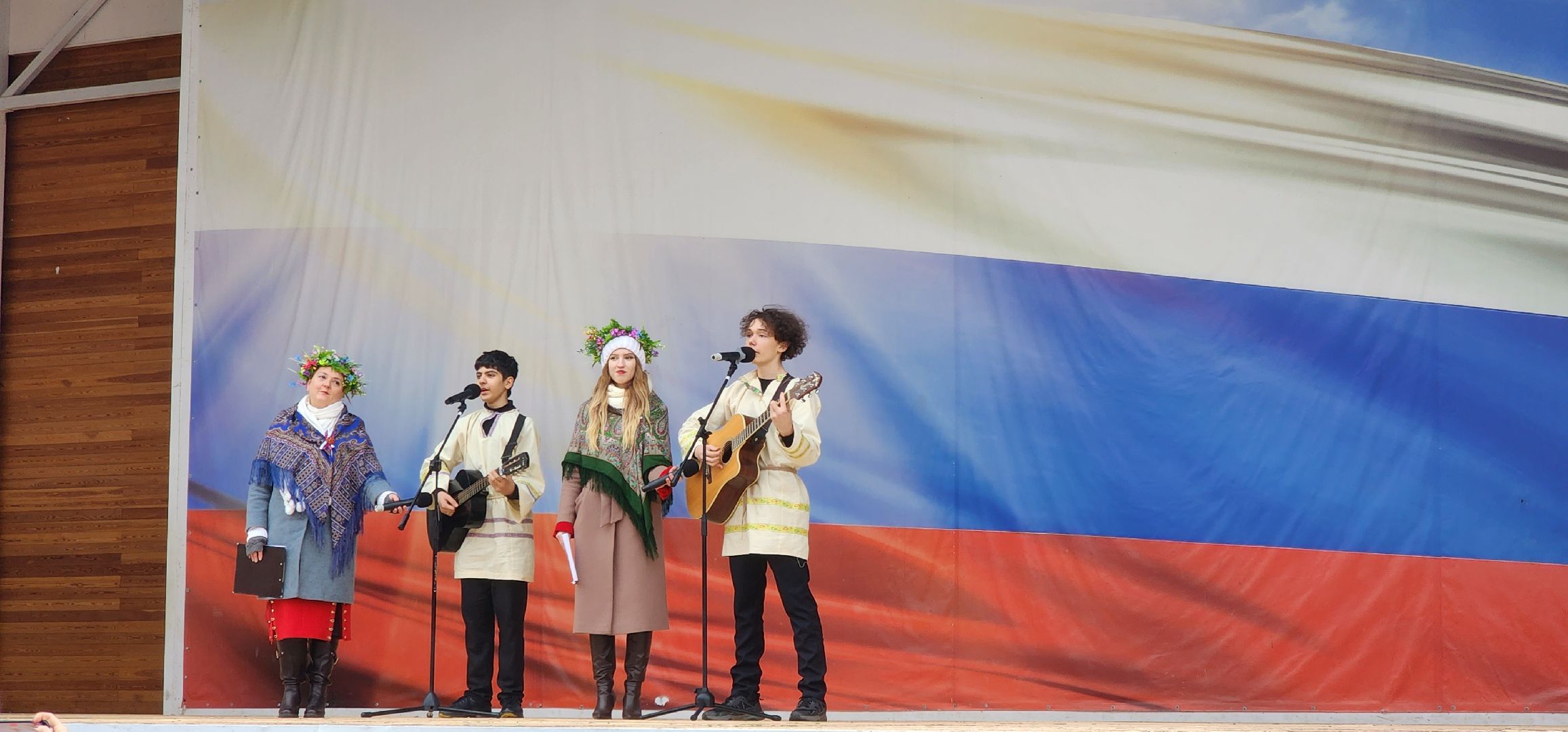 долгопрудный, 4 ноября, день народно единства, центральный парк, мастер-класс, матрешка, песня небо славян, русский рок,