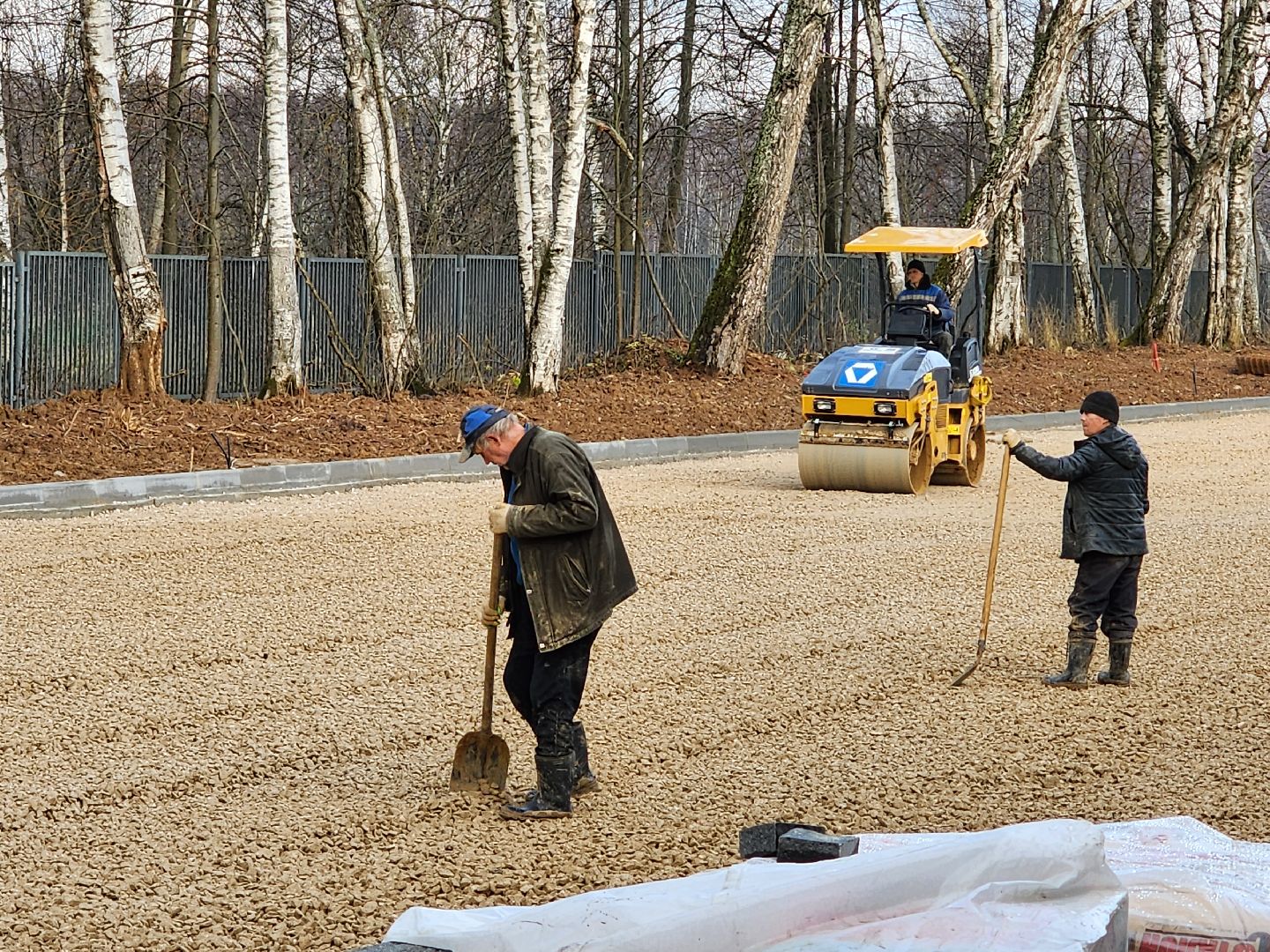 чехов,село мелихово, инженерно-технический корпус, строительство , реконструкция , обустройство автостоянки, парковка, объездная дорога, проезды и проходы, подготовка основы, асфальтирование, спецтехника,поручение губернатора подмосковья,