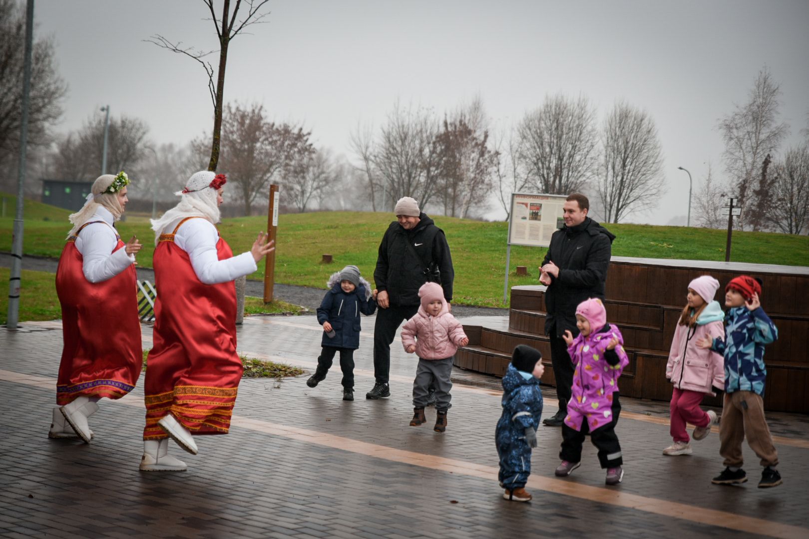 бронницы, день народного единства в бронницах, парк бронницкий луг, дети,