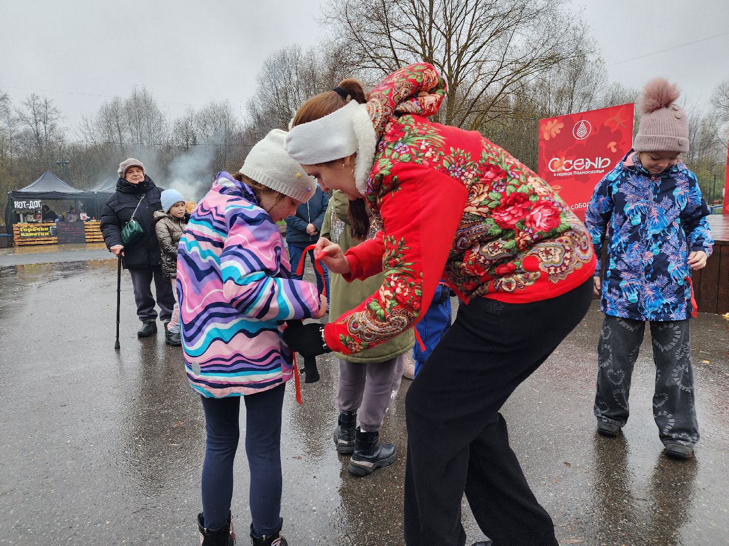 чехов, парк культуры и отдыха, день народного  единства, праздник, торжество, патриотические акции, флаг россии, флаги регионов россии, акция дружба народов, мастер-классы, конкурсы, исторический тест, волонтеры подмосковья, игровая программа, концерт,
