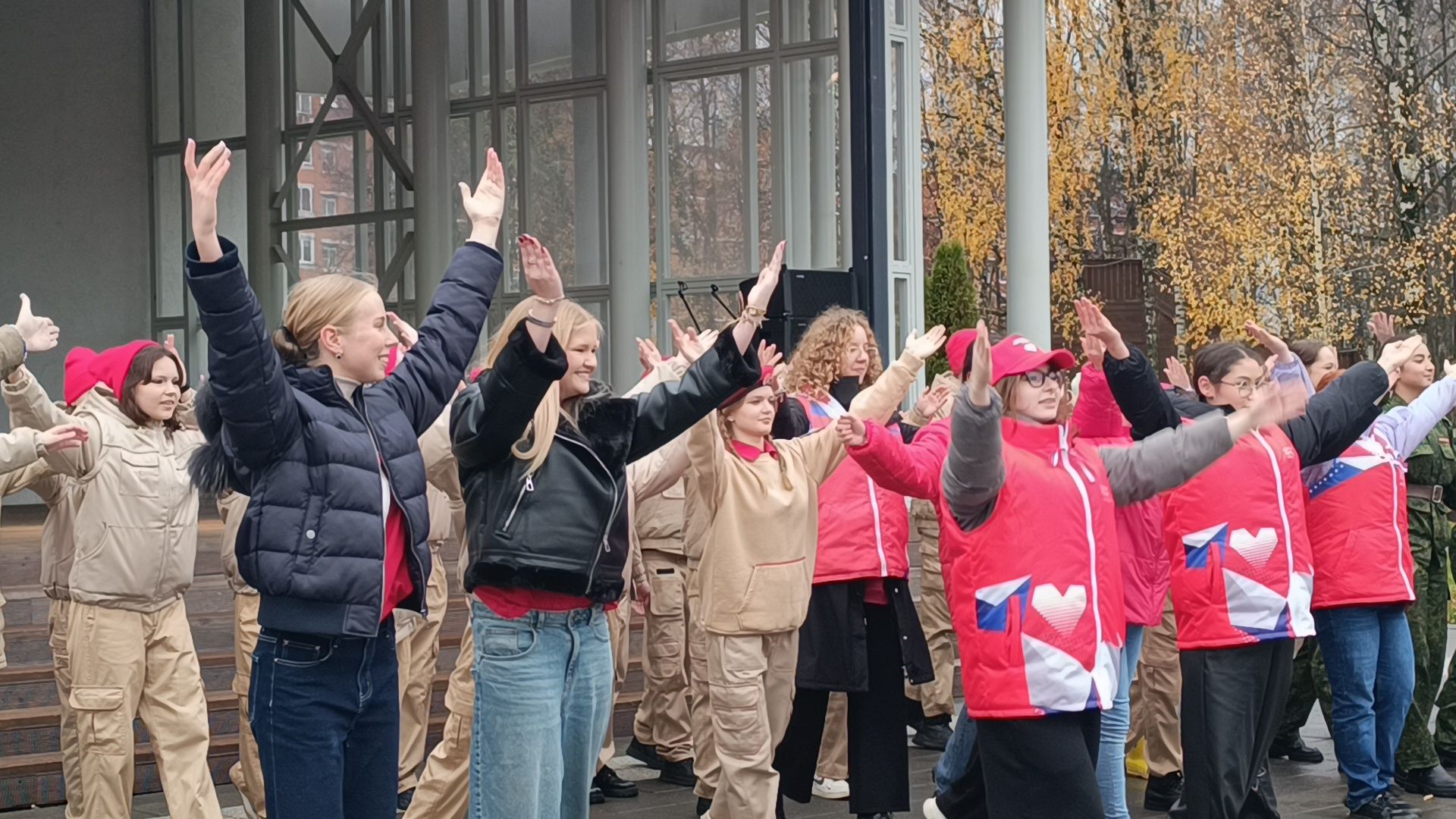 волонтеры подмосковья, лобня, парк,