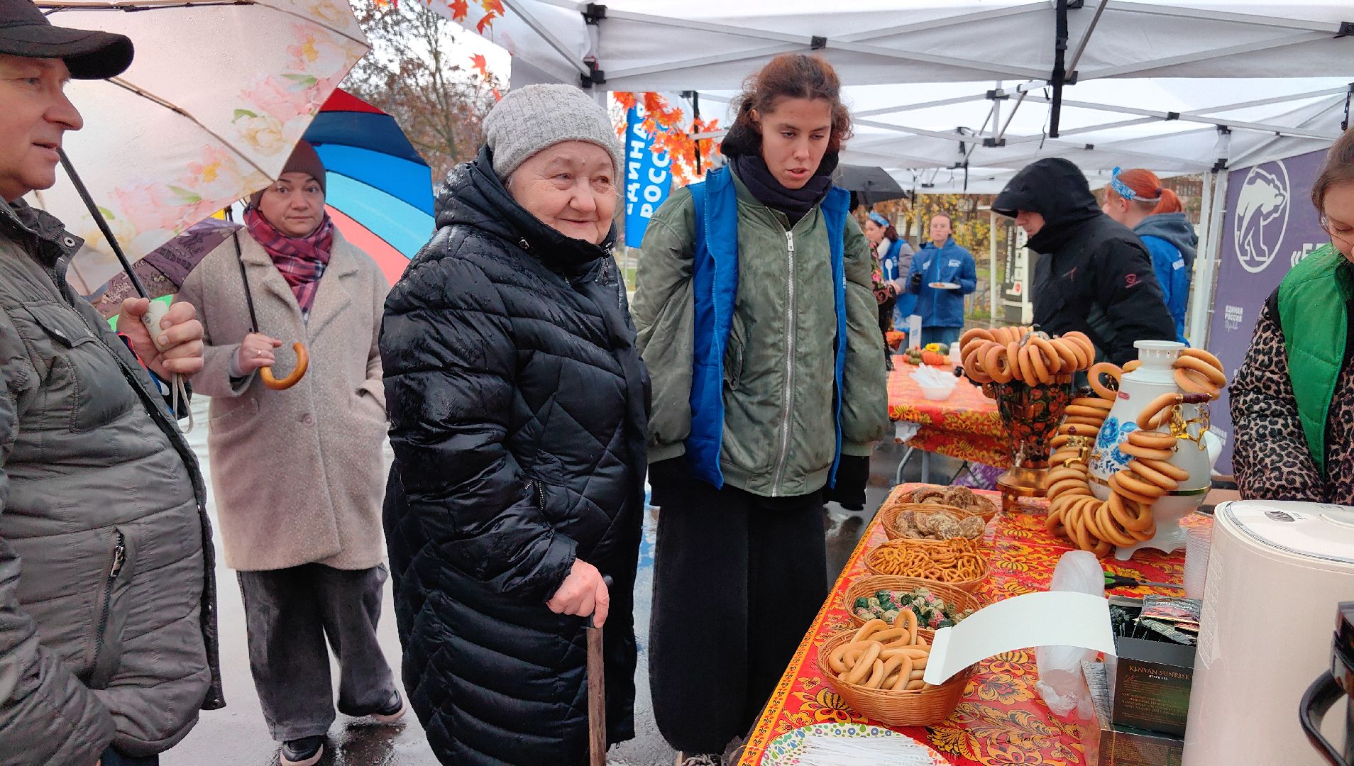 кокошник, кухня, яства, праздник, чай, баранки,