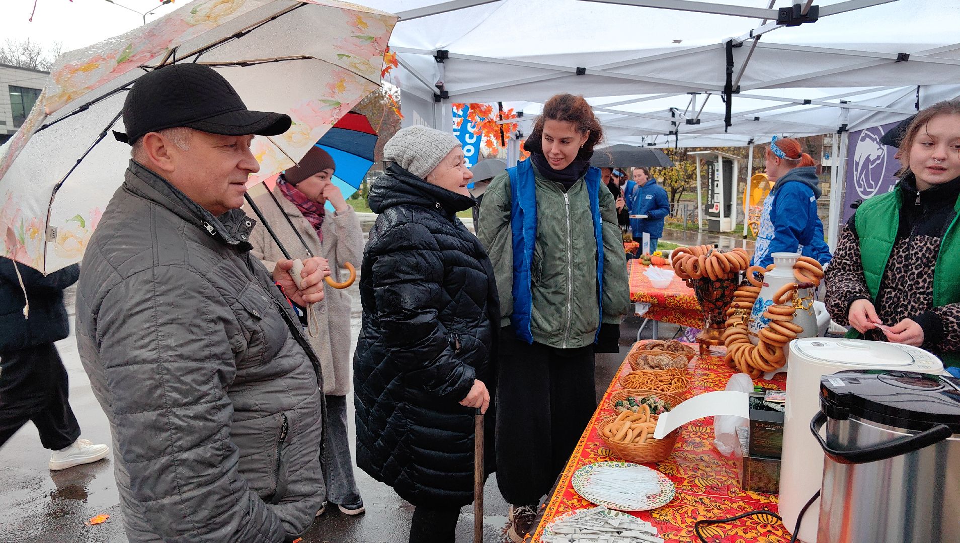 кокошник, кухня, яства, праздник, чай, баранки,