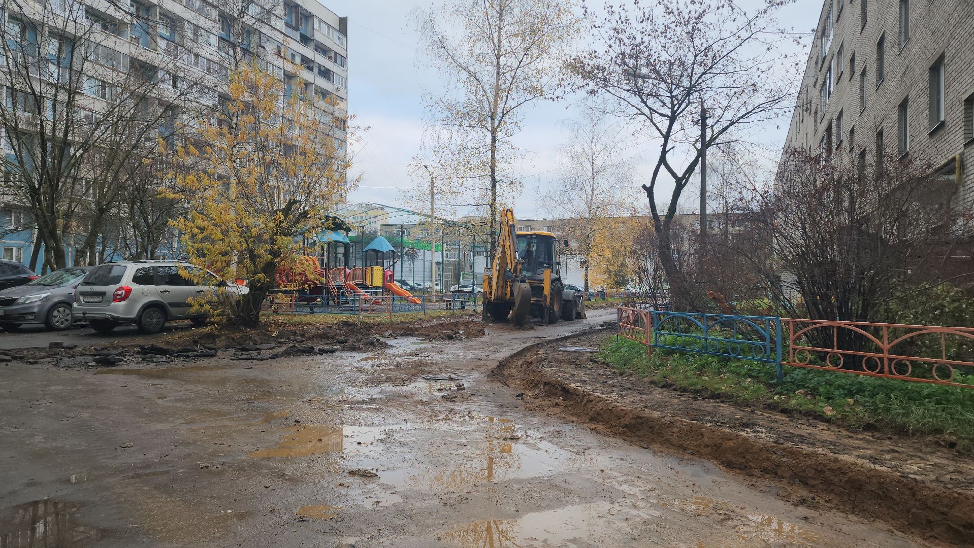 благоустройство двора, Лобня, установка бордюров,