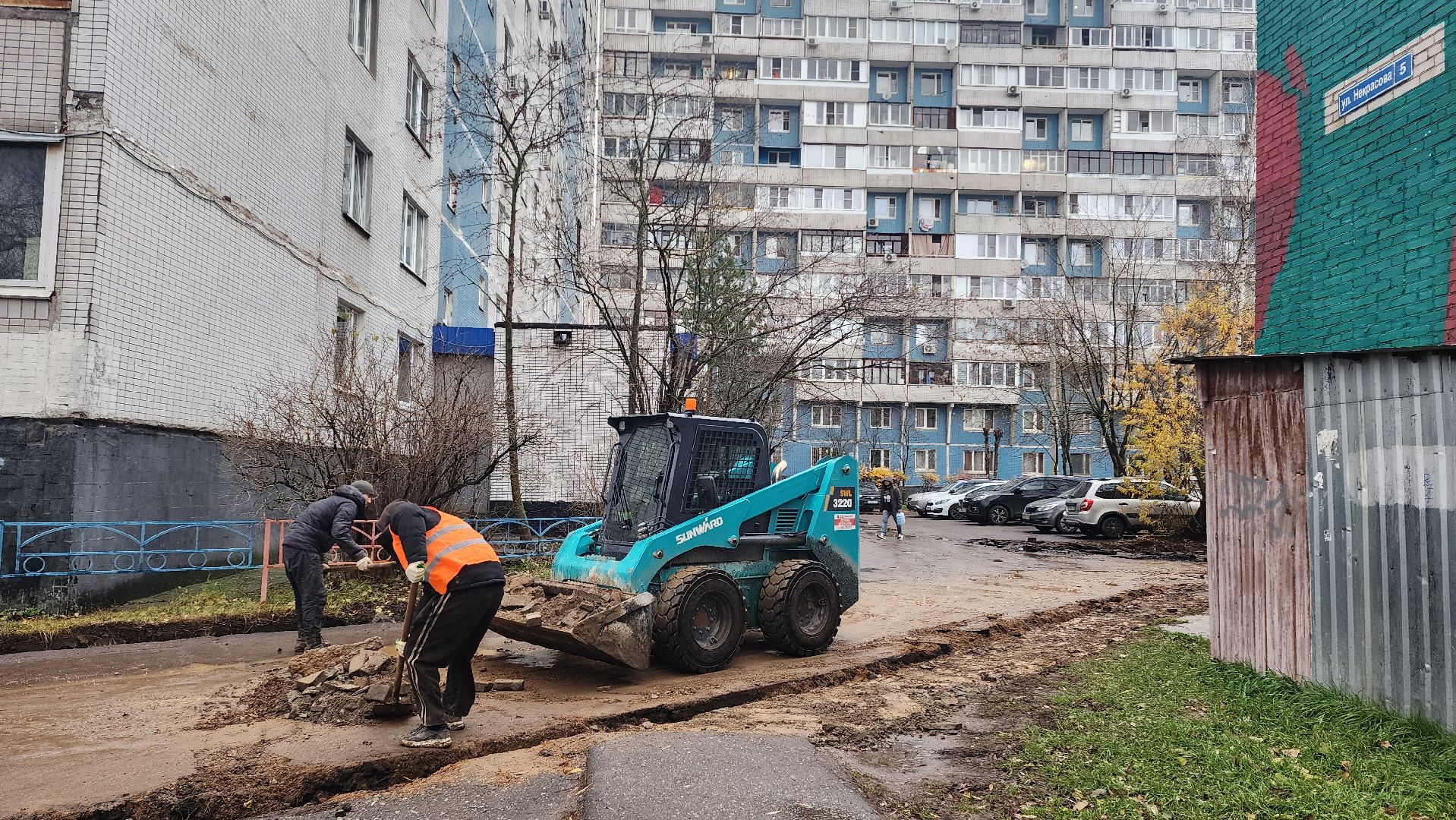благоустройство двора, Лобня, установка бордюров,