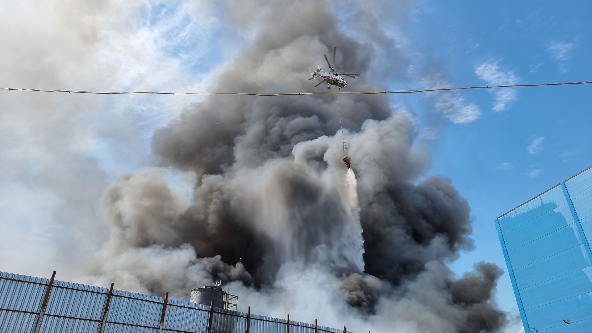 пожар, покрышки, склад, пожаротушение, МЧС, Дзержинский