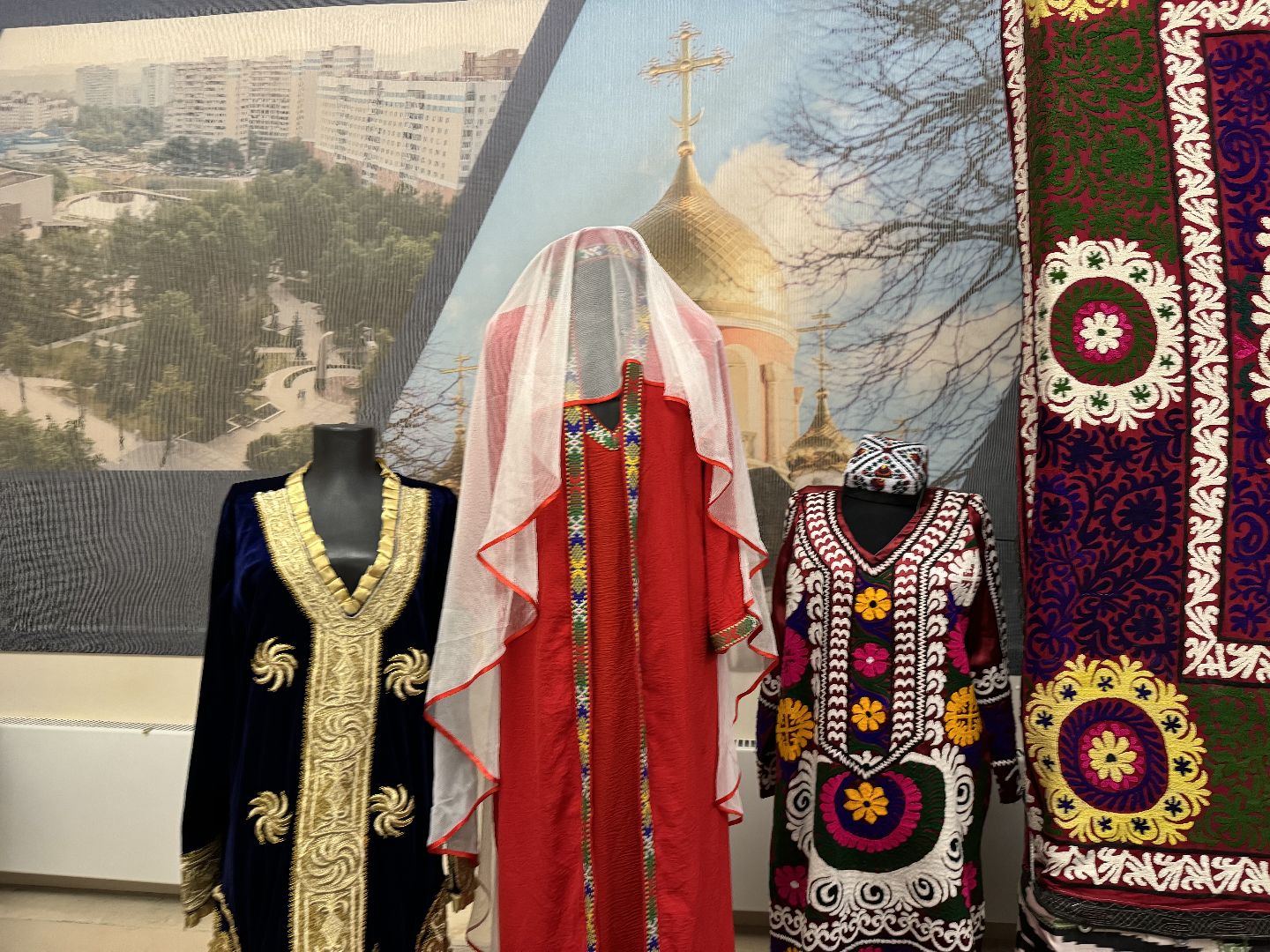 выставка достижений диаспор, диаспоры ленинского округа , дворец культуры видное,