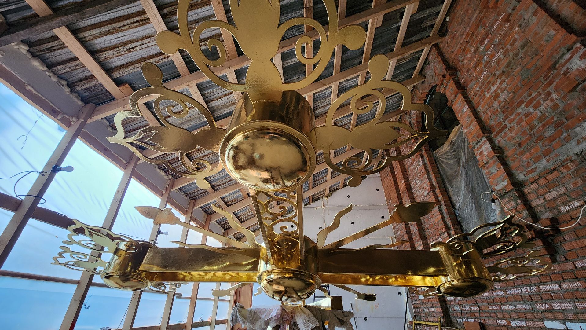 Крест, Храм, Лобня, Золочение креста,