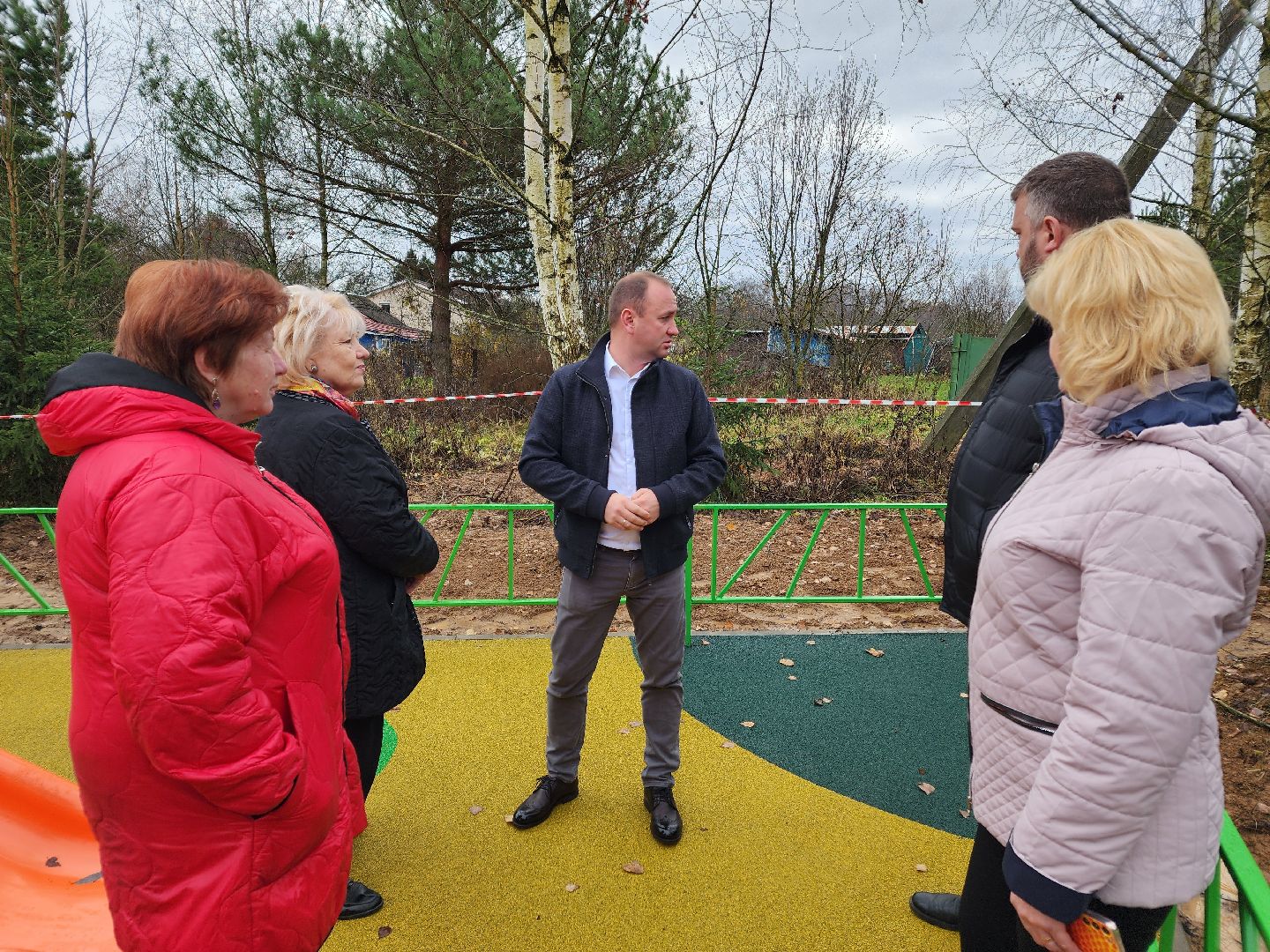 чехов, деревня костомарово, улица лесная, новая детская площадка, детская игровая площадка, игровой комплекс, проверка, инспекция, комиссия, первый заместитель главы округа, денис юрков, председатель совета депутатов, галина козина, депутат мособлдумы , татьяна никитас, программа инициативного бюджетирования,открытие, день матери,