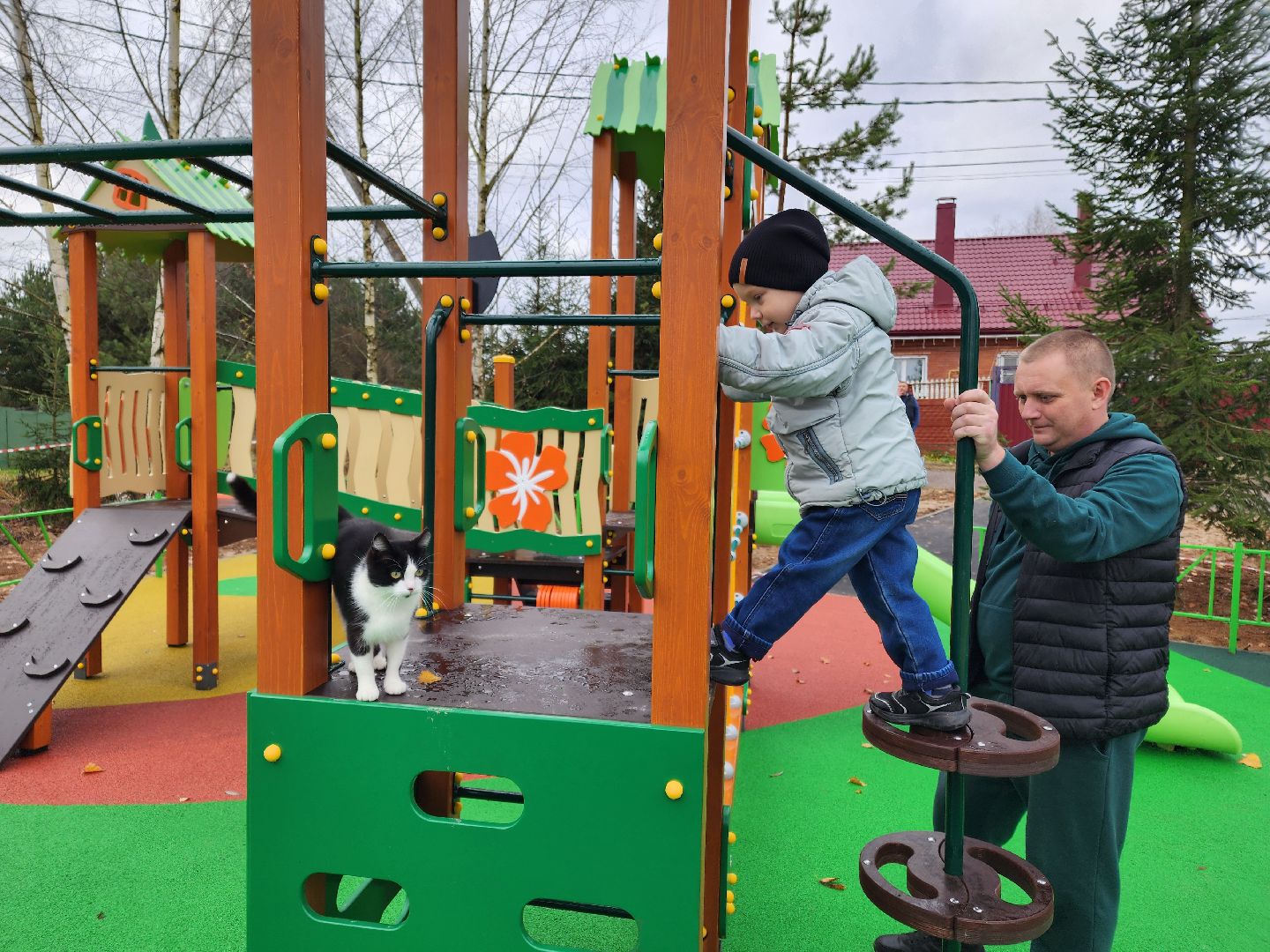 чехов, деревня костомарово, улица лесная, новая детская площадка, детская игровая площадка, игровой комплекс, проверка, инспекция, комиссия, первый заместитель главы округа, денис юрков, председатель совета депутатов, галина козина, депутат мособлдумы , татьяна никитас, программа инициативного бюджетирования,открытие, день матери,