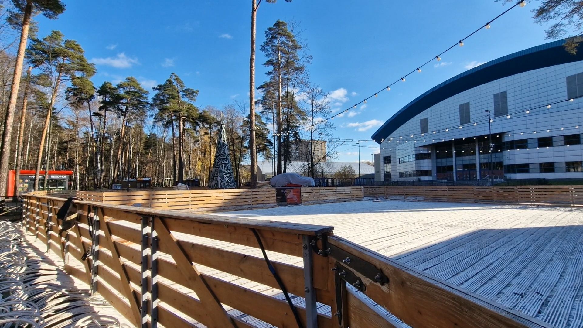 в парке пехорка балашихи устанавливают каток 2025, балашиха парк пехорка,