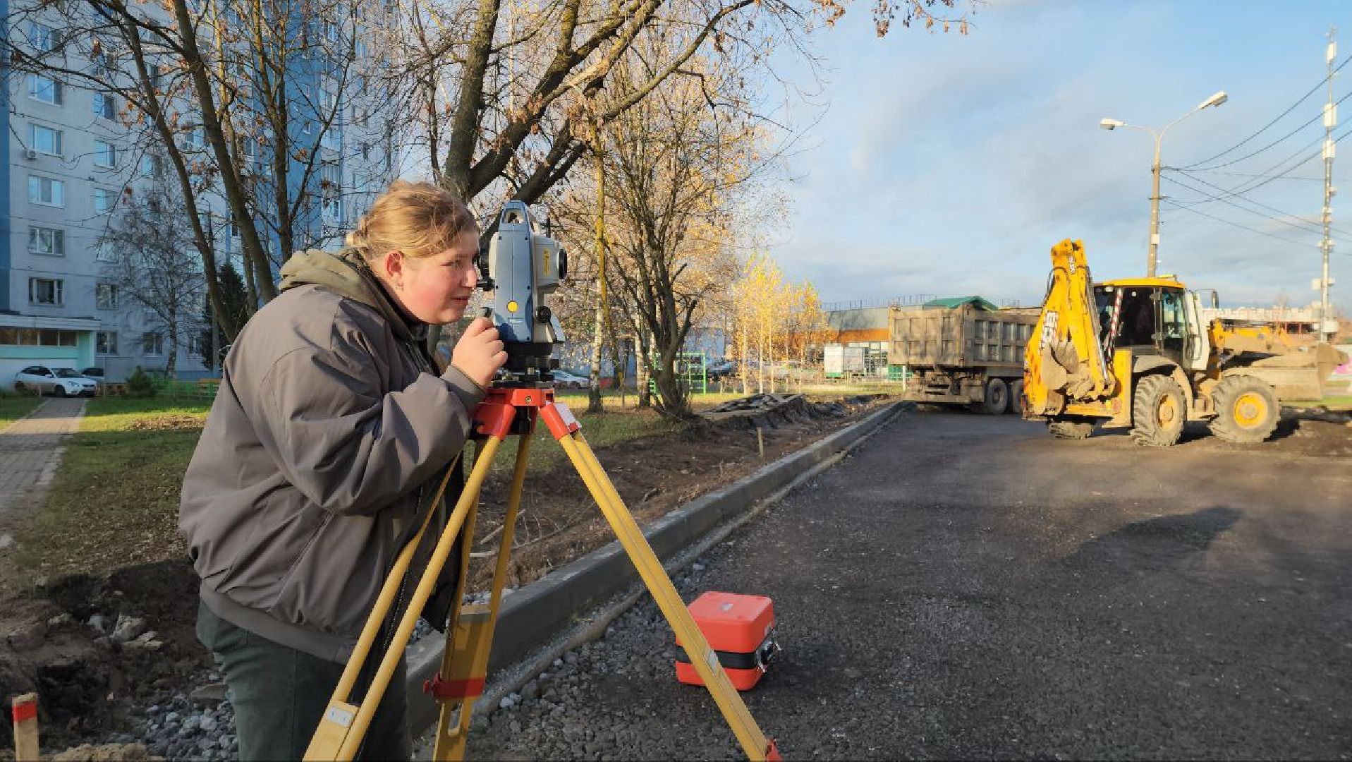 Геодезисты , Строительство дороги, Асфальтирование , Лобня ,