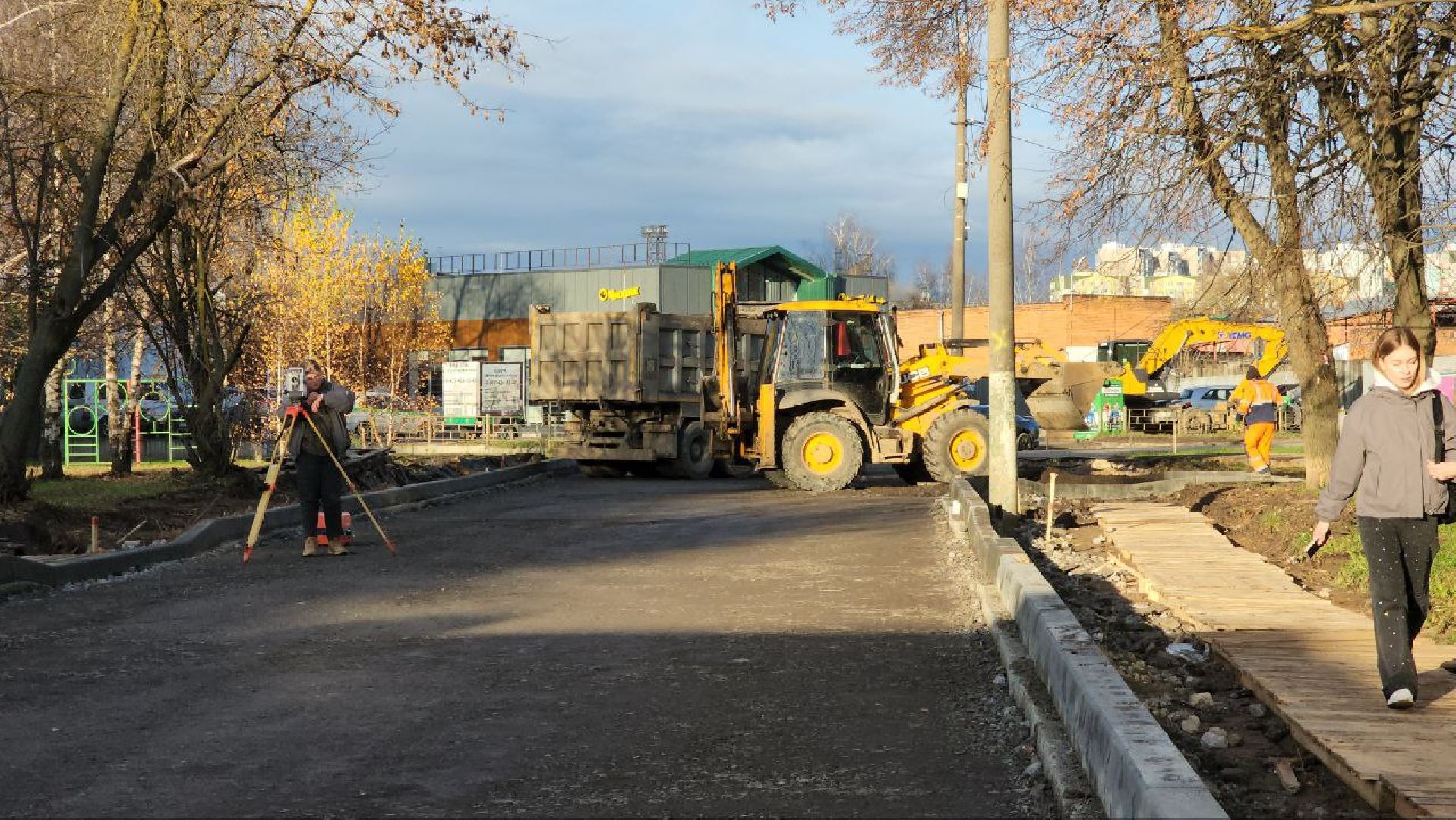 Геодезисты , Строительство дороги, Асфальтирование , Лобня ,