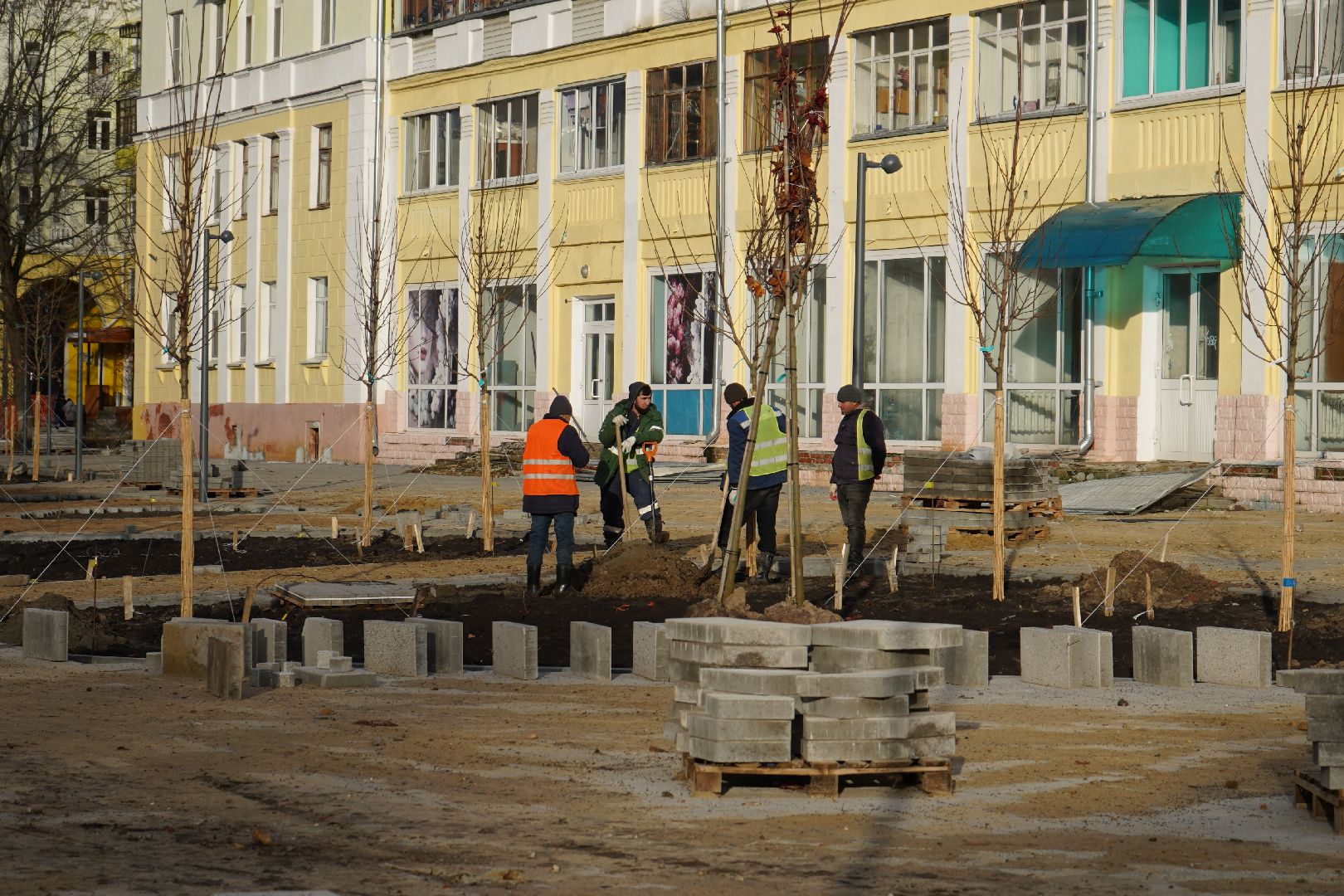 ступино, проспект Победы, благоустройство, новый фонтан, деревья, клены, яблони,