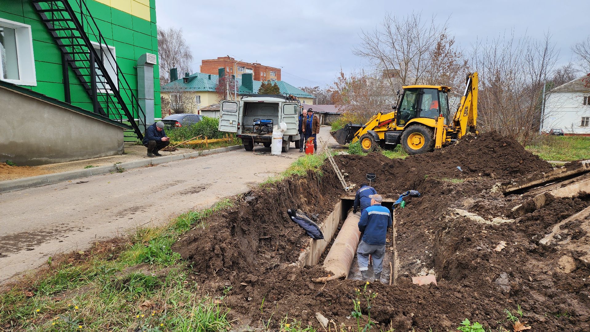 кашира, авария, утечка на сетях, горячая вода, отопление, аварийная бригада, ремонт, теплосеть,