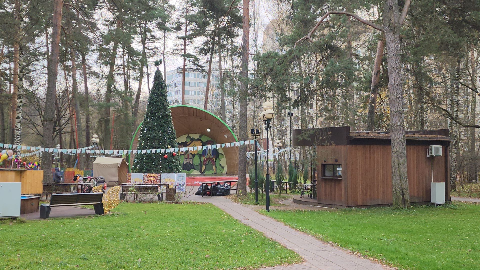 детский городок сказочный, новый год, украшение елки,