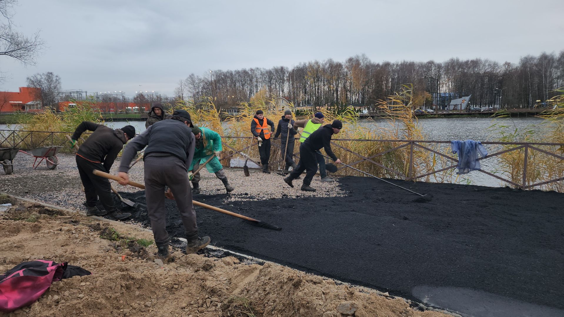 Асфальтирование , Асфальтирование тротуаров , укладка асфальта, Тротуары у пруда, Лобня,