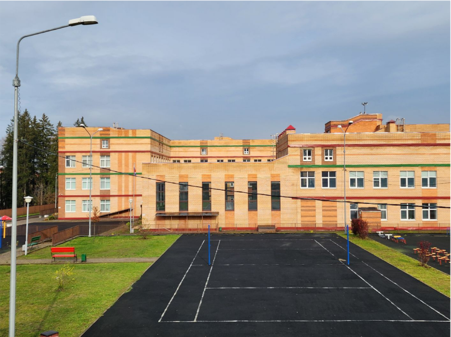 чехов,  поселок любучаны, средняя школа, встреча со школьниками, лекция, защита от телефонных мошенников, дистанционное мошенничество, кибербезопасность, способы защиты от мошенников, помощник прокурора екатерина сикорская,дропперство, дропперы, интернет-платформа роблокс, подставные лица, соучастники преступлений,