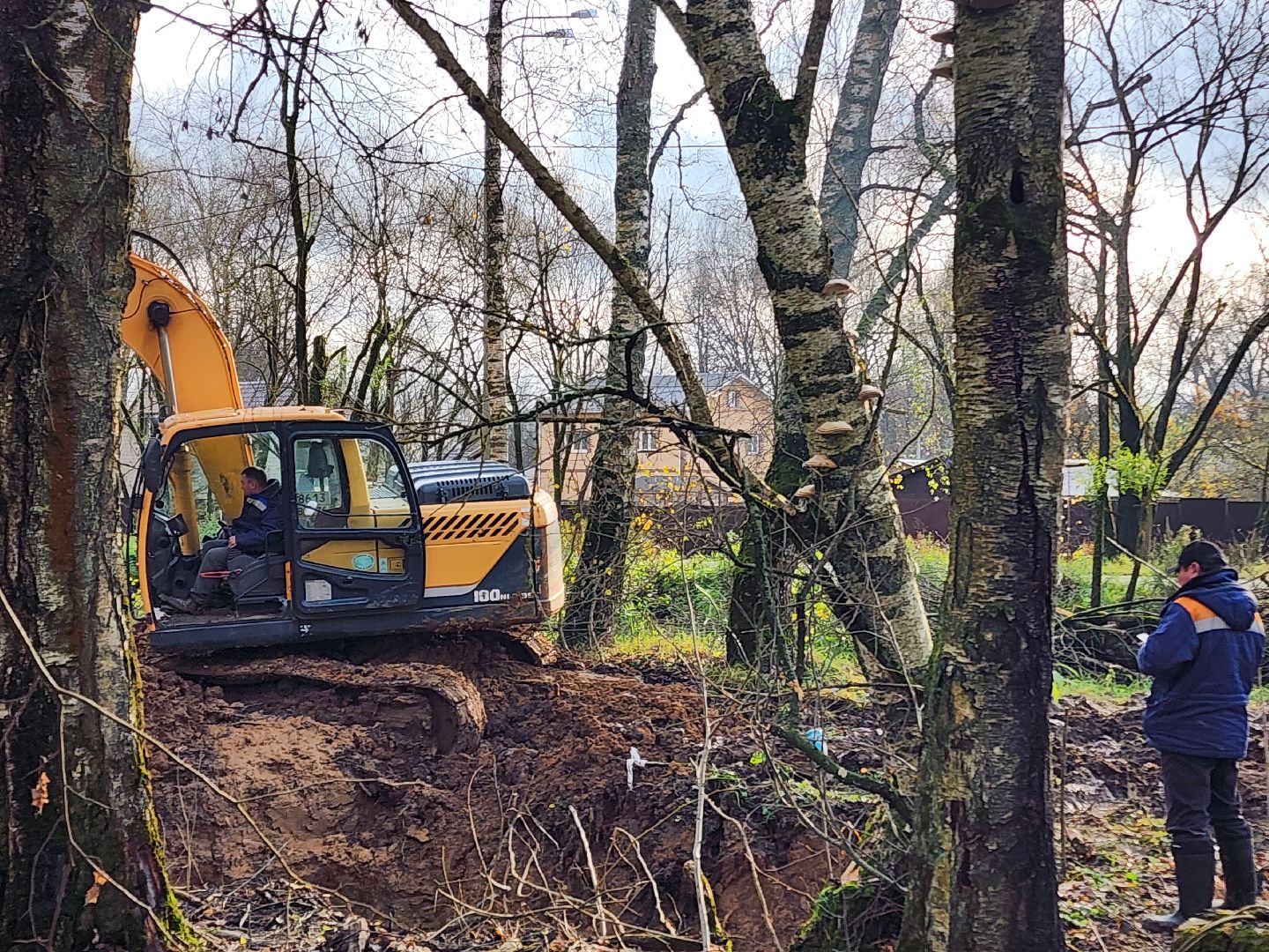 чехов, село мелихово, водопровод, трасса водоснабжения, строительство, обновление, модернизация, укладка новых труб хвс, холодная вода, траншея,  колодец,скажина, строительство камеры, запорная арматура, краны вентили,улучшение качества водоснабжения,