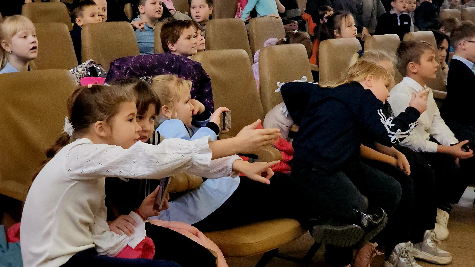 премьера,ликинский автобусный завод, ликино-дулево, орехово-зуевский округ,детский театр, школа искусств имени якова флиера,