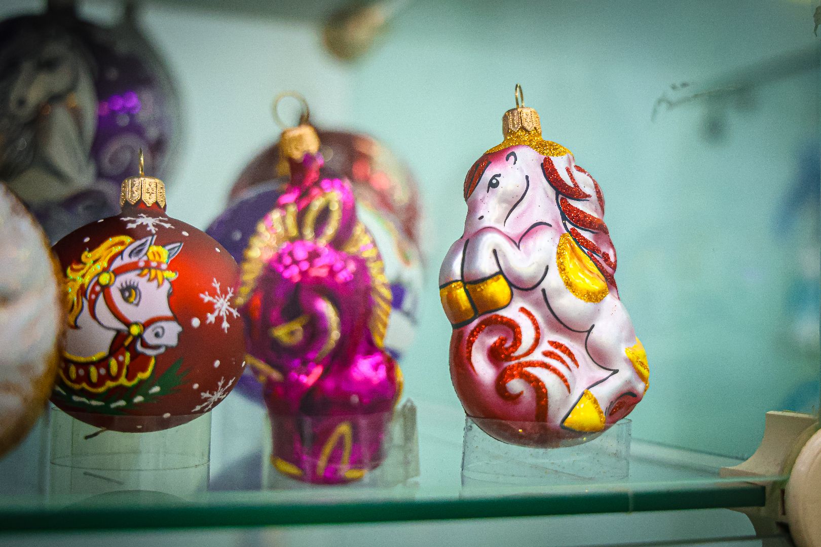 клин, общество,  новый год, символ 2026 года, елочные игрушки, год красной огненной лошади, народные художественные промыслы России,