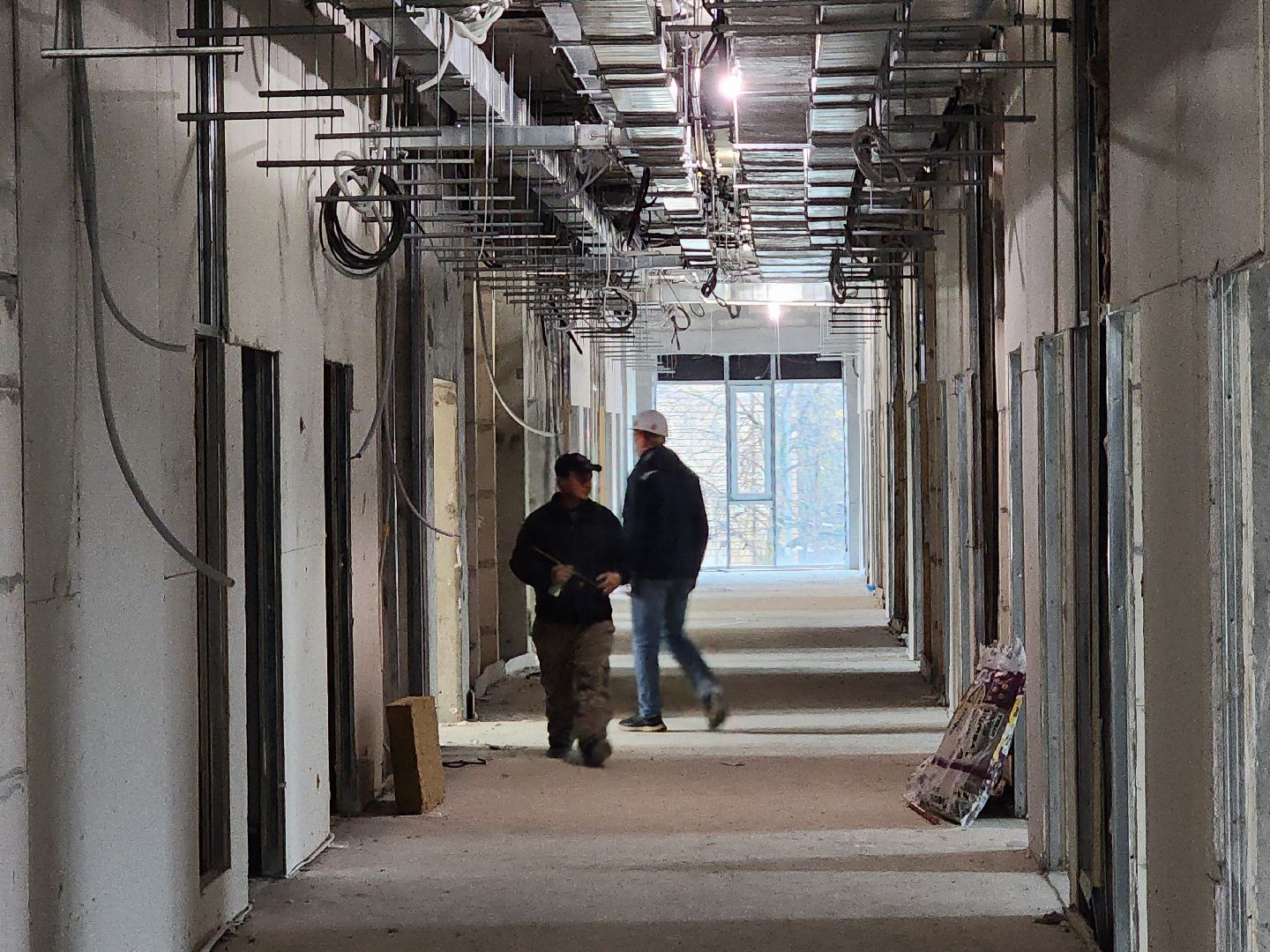 чехов,улица мира 4а, детская поликлиника, строительство, фасадные работы, утепление фасада, облицовка фасада, наружные стены, гидроизоляция, теплоизоляция, наружная отделка, остекление, окна и форточки, остекление дверей, стеклянные панели и блоки, погрузочные работы, внутренняя отделка помещений, инженерные сети, нацпроект здравоохранение, госпрограмма московской области,