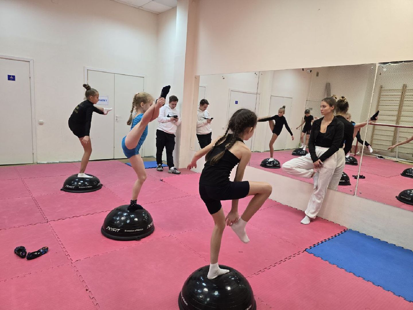 можайск, можайский муниципальный округ, подмосковье, дворец спорта Багратион, новый инвентарь , фигурное катание, спортсмены,