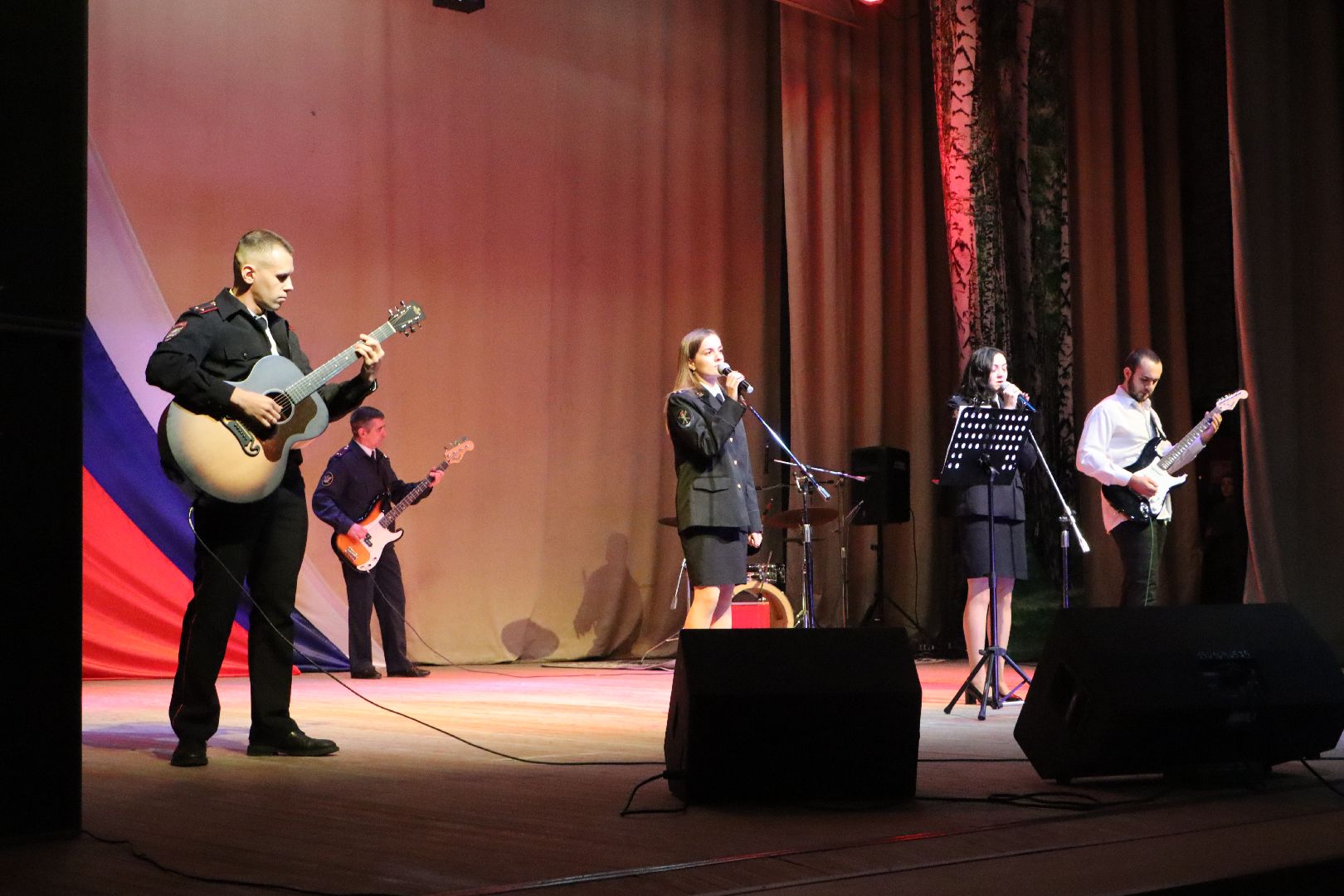 серебряные пруды, центральный дом культуры, день сотрудника органов внутренних дел,