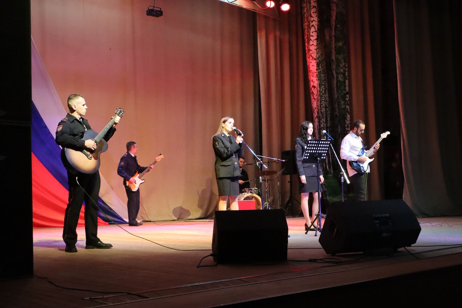 серебряные пруды, центральный дом культуры, день сотрудника органов внутренних дел,